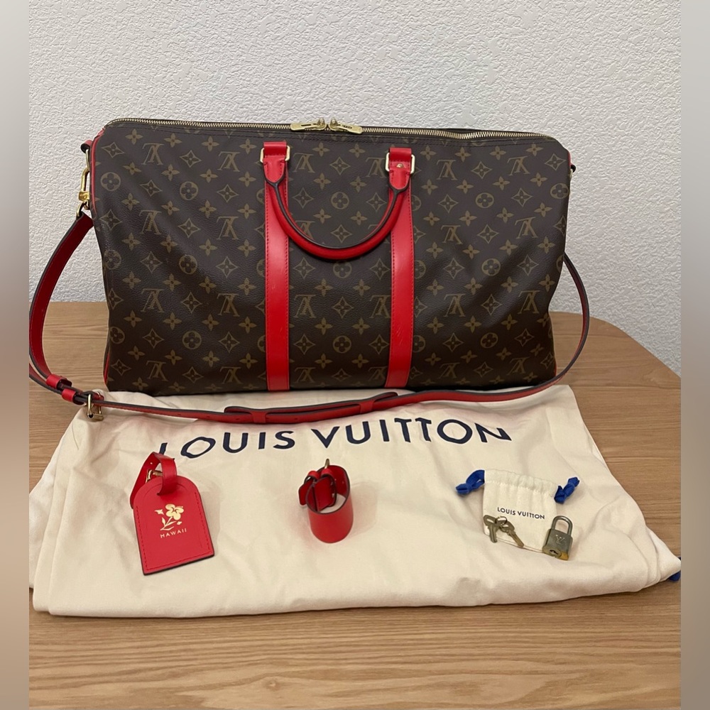 LOUIS VUITTON Keepall Bandoulière 50 Coquelicot Red Monogram Canvas Travel Bag